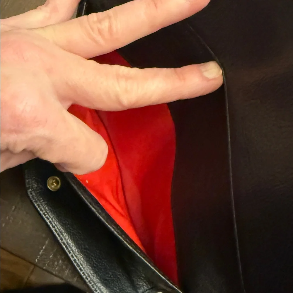 Dooney & Bourke Black Leather Wallet Red Interior Zipper Pouch - Picture 8 of 10